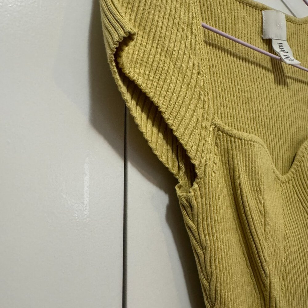 H&M Ribbed Sweetheart Neck Short Sleeve Knit Top – Mustard Yellow Medium - Picture 5 of 6